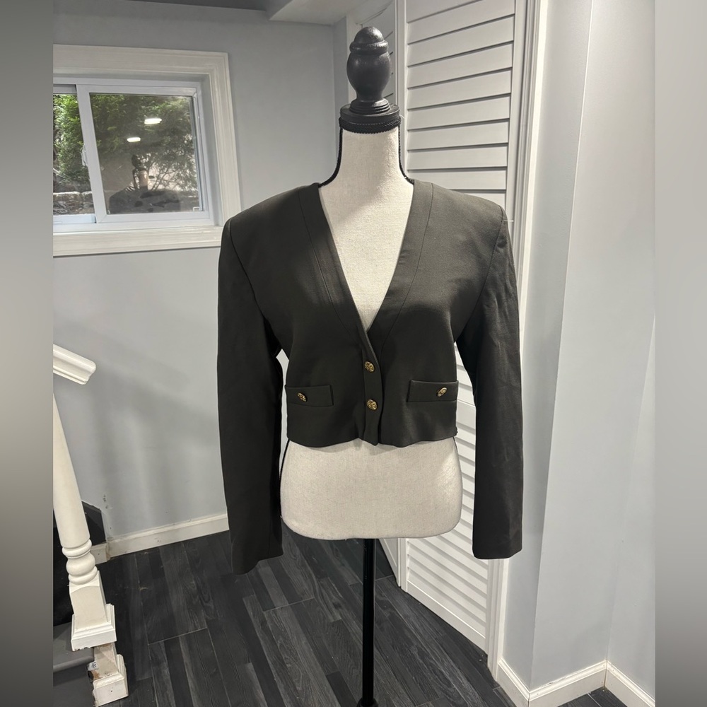ZARA ANTHRACITE CROPPED
JACKET TOP Size:S